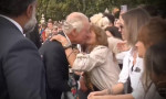 Kral 3. Charles'ı öpen kadın o anı anlattı!