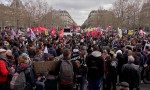 Paris'te hükümetin göç yasa tasarısı protesto edildi