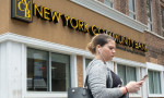 New York Community Bank'ın hisseleri sert düştü