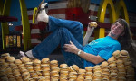 Yediği hamburger sayısı 34 bini geçti!