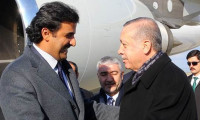 Erdoğan, Katar Emiri'ni havaalanında karşıladı