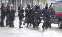 Viyana'da 'silahlı adam' paniği