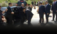 Selçuk Bayraktar Cumhurbaşkanı Erdoğan'ı elini öperek karşıladı