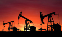 Uzmanlar petrol fiyatlarında düşüş öngörüyor