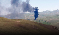 PKK'lılar araçları yaktı! 25 kişiden haber alınamıyor