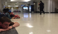 Los Angeles Havalimanı'nda saldırı paniği! Havalimanı boşaltılıyor