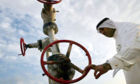 Petrol fiyatları Suudi Arabistan'da bakan maaşlarını vurdu