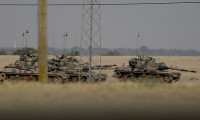 Türk tankları Çobanbey'de