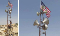 Pentagon'dan PYD'nin ABD bayrağı açmasına açıklama