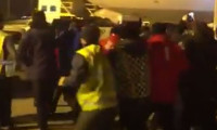 Barbaros Şansal'a Atatürk Havalimanı'nda saldırı