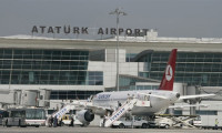 Atatürk Havalimanı'nda yarı yıl tatili kalabalığı