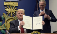 Trump nükeer silahların modernizasyonu için imzayı attı