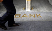 İki İngiliz bankasına 'kara para aklama' incelemesi