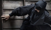 74 yaşındaki 'ninja kıyafetli hırsız' yakalandı