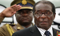 Zimbabve Devlet Başkanı görevinden alındı!