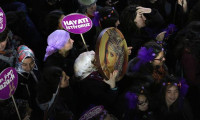 Kadınlardan İstiklal Caddesi'nde büyük protesto