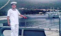 Foça'daki askeri gemide çıkan yangında 1 asker şehit oldu