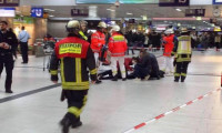 Düsseldorf garında baltalı saldırı dehşeti