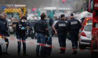 Paris'te bomba paniği