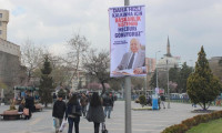 Saadet Partisi o afişleri Seçim Kurulu'na şikayet etti