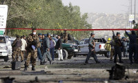Afganistan'da NATO konvoyuna bombalı saldırı