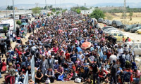 120 bin Suriyeli Türkiye'den çıkış yaptı