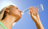 Su içmek sağlıklı ve canlı bir cilt için yeterli mi ?