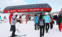 Erciyes'te kar turizmcileri sevindirdi