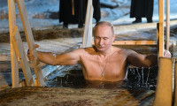 Putin: Günahlarından arınmak için buzlu suya daldı