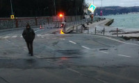 İstanbul Tarabya'da yol çöktü!