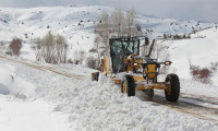 Sivas'ta 56 köy yolunu kar kapattı