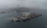 Dünyanın en büyük gemisi İstanbul Boğazı'ndan böyle geçti