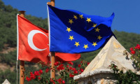 AB'den Türkiye'ye vize muafiyeti açıklaması