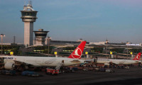 Atatürk Havalimanı'na iniş yapamayan 2 yolcu uçağı, Bursa'ya yönlendirildi