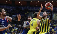 Fenerbahçe, Anadolu Efes'i 86-79 yendi