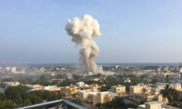 Mogadişu'da peşpeşe patlama