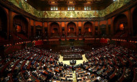 İtalya parlamentosunda cinsel ilişki skandalı