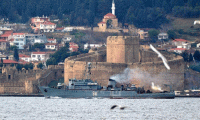 Rus askeri gemileri Boğaz'dan geçti