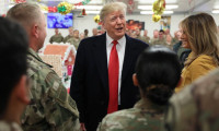 Trump Irak'taki ABD askerlerini ziyaret etti