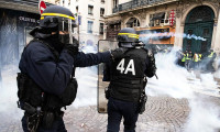 Fransa'dan biber gazı silahı siparişi