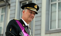Belçika Kralı 5 bakanın istifasını kabul etti