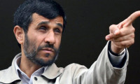 Ahmedinejad eski yardımcısı için harekete geçti