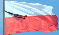 Polonya salgın endişesiyle sınırlarını tel örgüyle kapatıyor