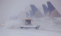 ABD'de kar fırtınası nedeniyle uçak seferleri iptal edildi