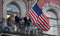 Başkonsolosluk binasındaki ABD bayrağını indirdiler