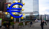 Euro bölgesi hizmet PMI martta düştü