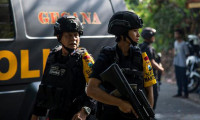 Endonezya'da polis merkezine saldırı: 7 ölü