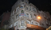 Kadıköy'de tarihi bina çöktü
