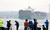 Dev gemi İstanbul'dan geçti