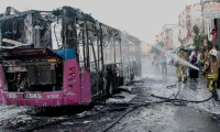 Gaziosmanpaşa'da halk otobüsü alev alev yandı